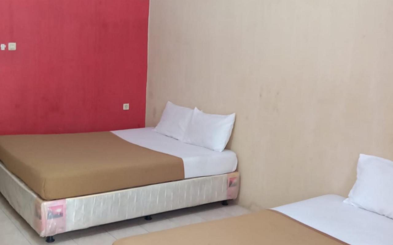 Hotel Nirwana Situbondo Redpartner Banyuanget Eksteriør billede
