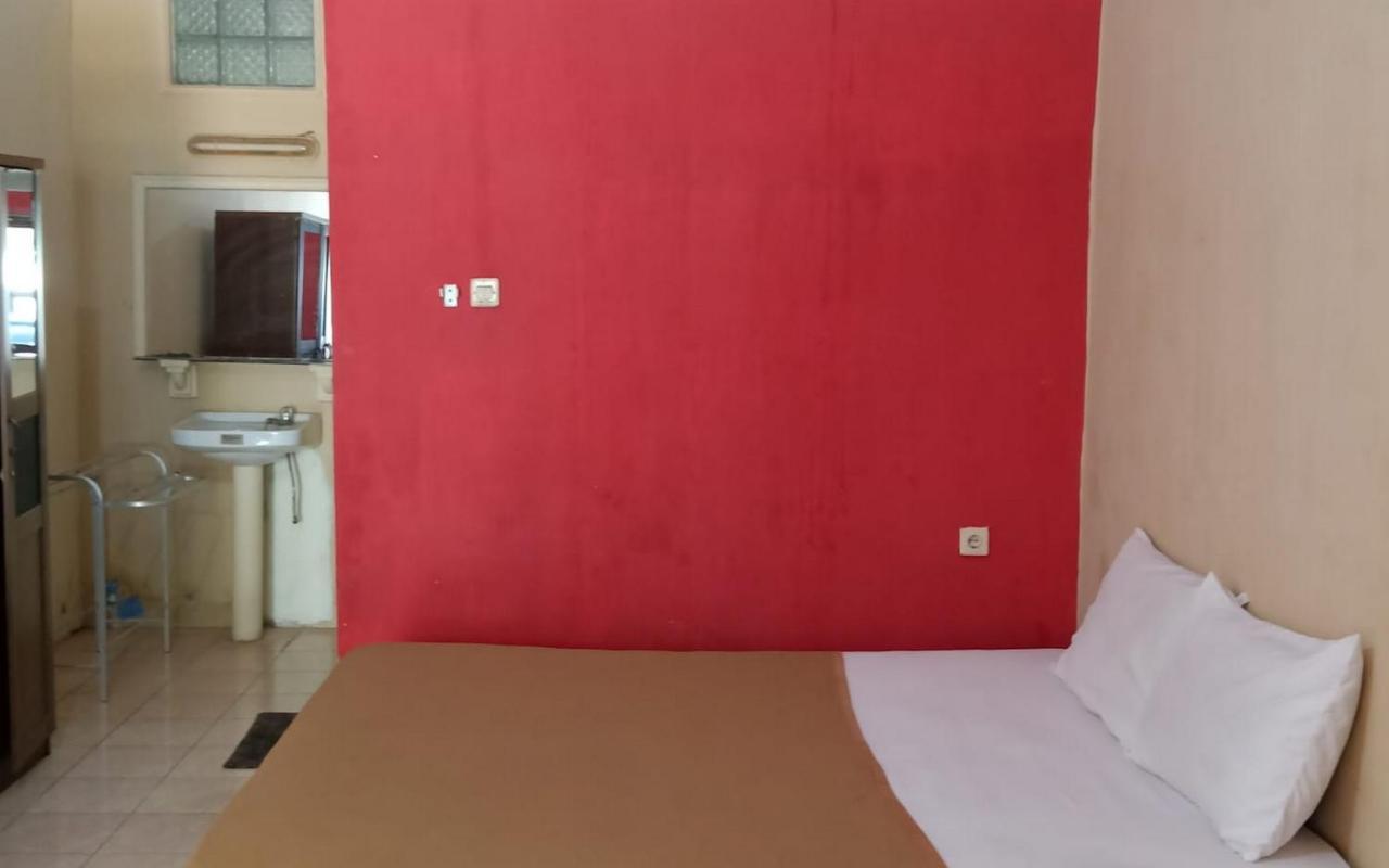 Hotel Nirwana Situbondo Redpartner Banyuanget Eksteriør billede