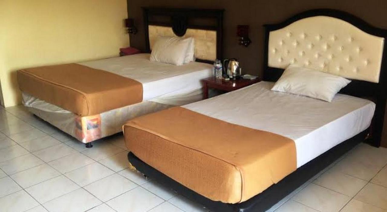 Hotel Nirwana Situbondo Redpartner Banyuanget Eksteriør billede