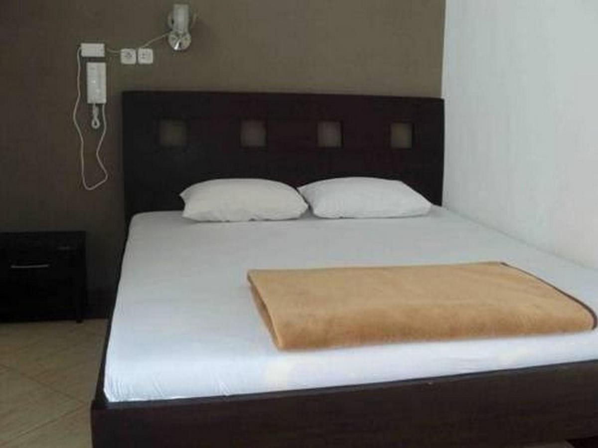Hotel Nirwana Situbondo Redpartner Banyuanget Eksteriør billede